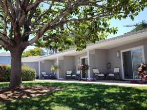 Monterey Bay Lodge - Courtyard at Monterey Bay Lodge near Lake El Estero